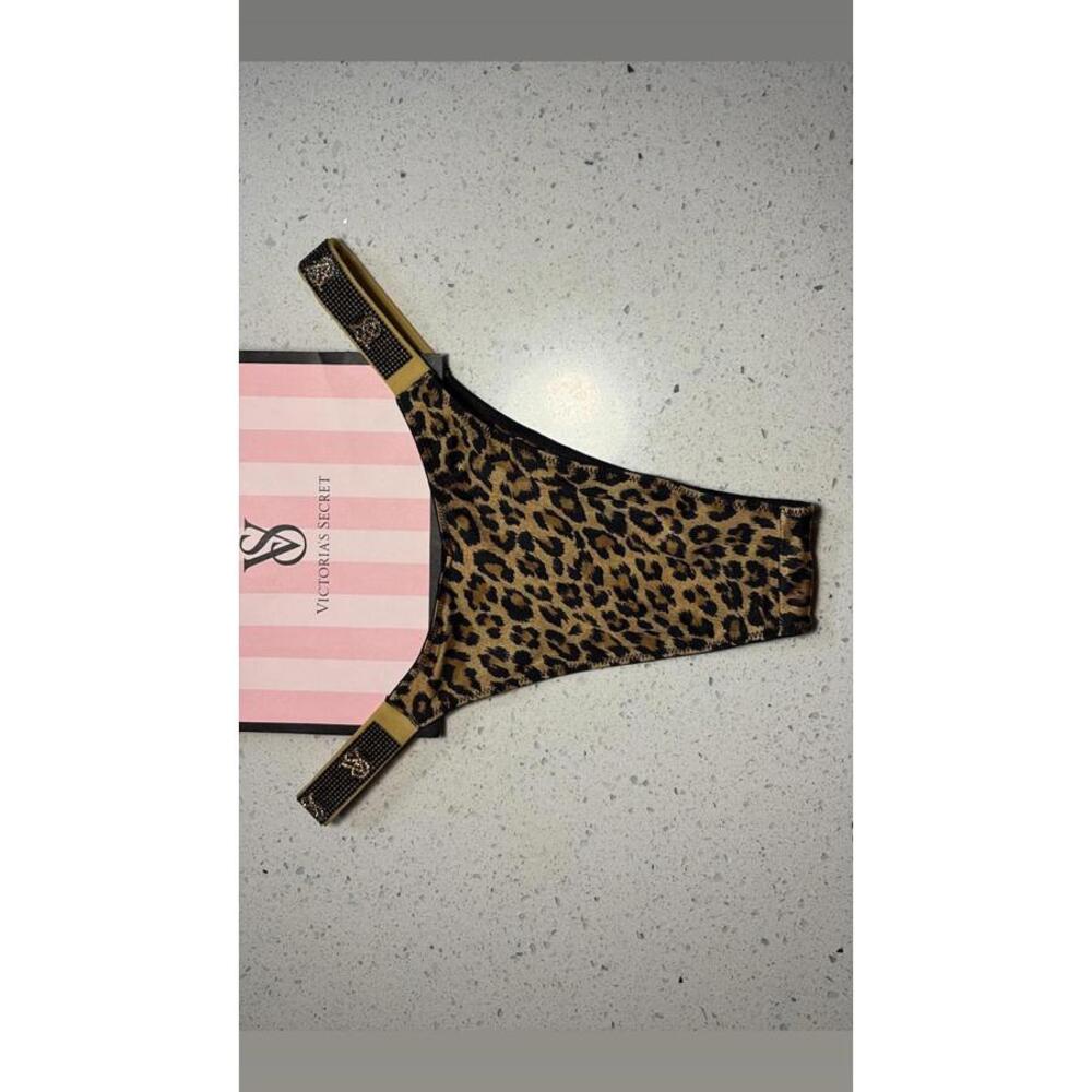 Victoria's Secret Cheetah Print Shine Strap Brazilian Panty S NWT